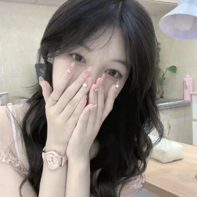 冷战八年后，初恋哭着问错了没